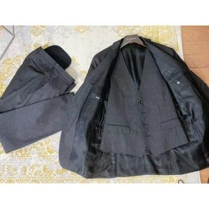 Hugo Boss 3 piece mens suit